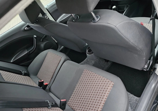 Seat Ibiza cena 17300 przebieg: 175000, rok produkcji 2008 z Wałbrzych małe 46